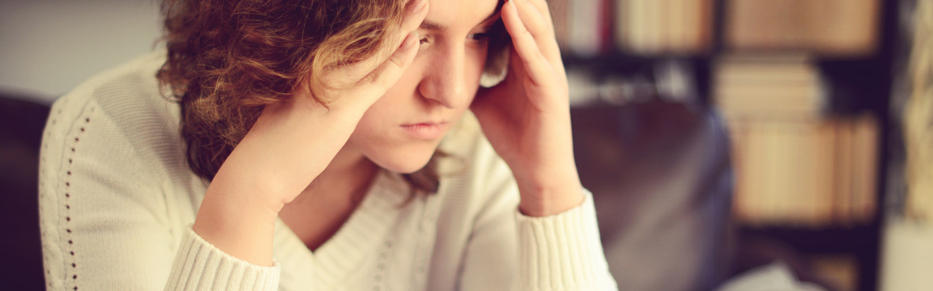 mujer con lesión cerebral